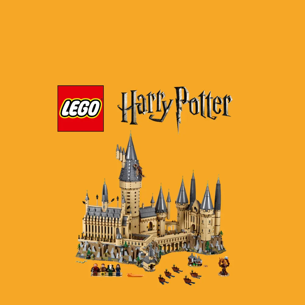 LEGO Harry Potter slott byggesett med minifigurer på oransje bakgrunn