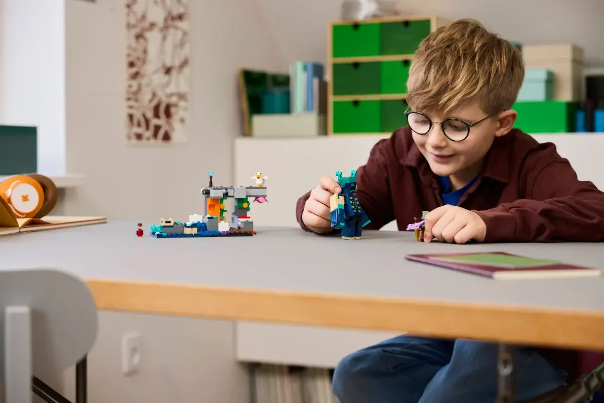 21274 LEGO Minecraft Møtet med skogvokteren - Lekeproffen.no