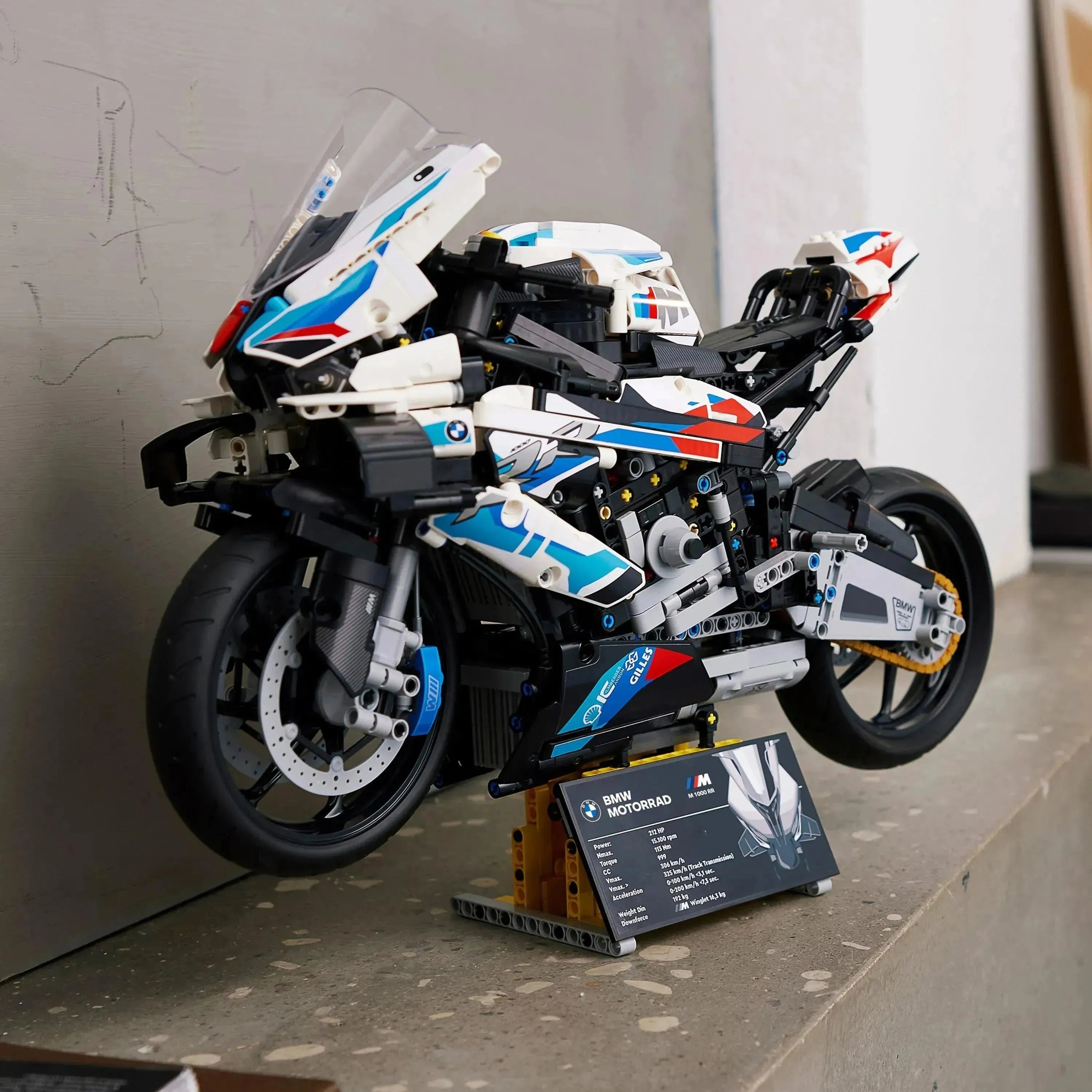 42130 BMW M 1000 RR V29 - Lekeproffen.no