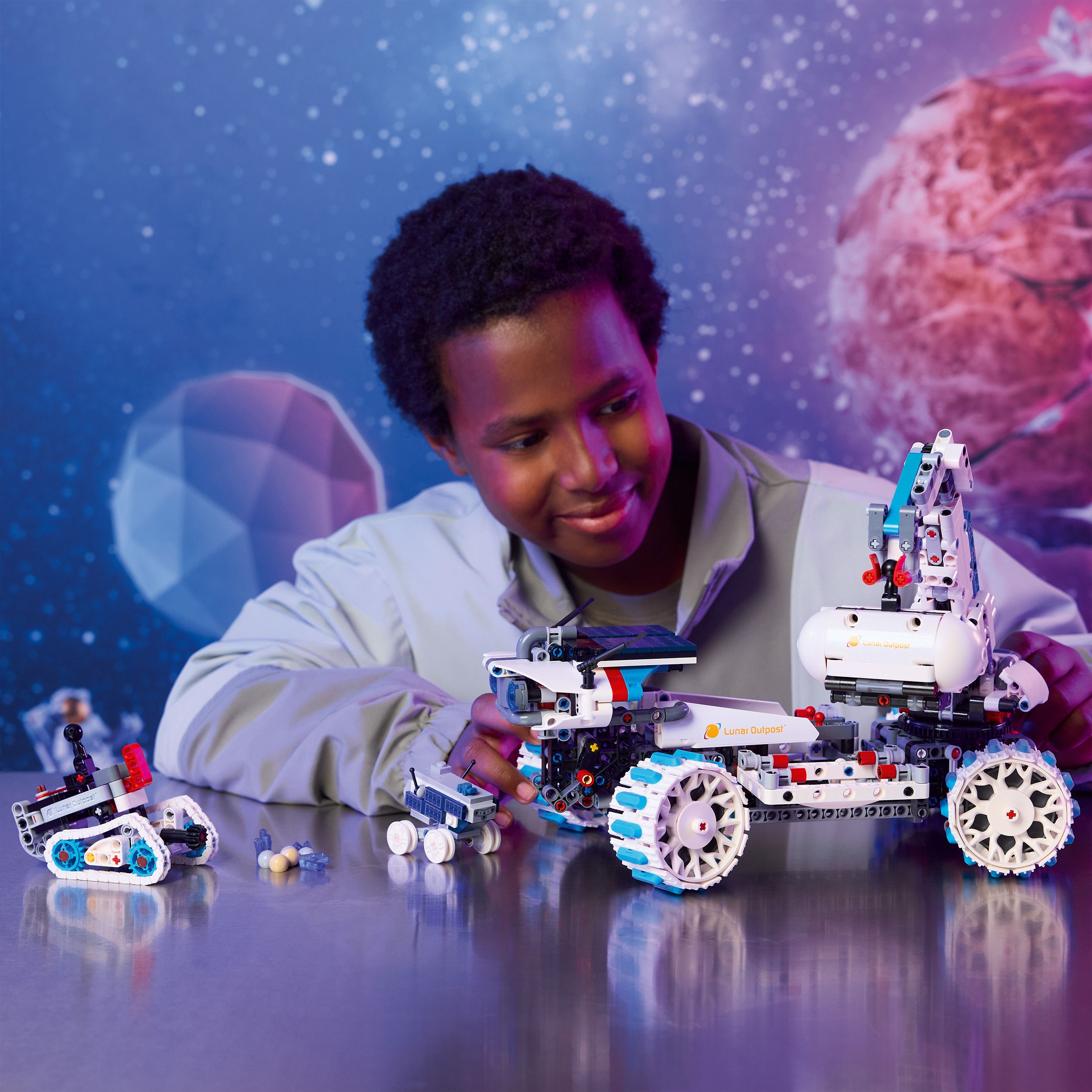 LEGO Technic 42211 Lunar Outpost™ månerover-romkjøretøy