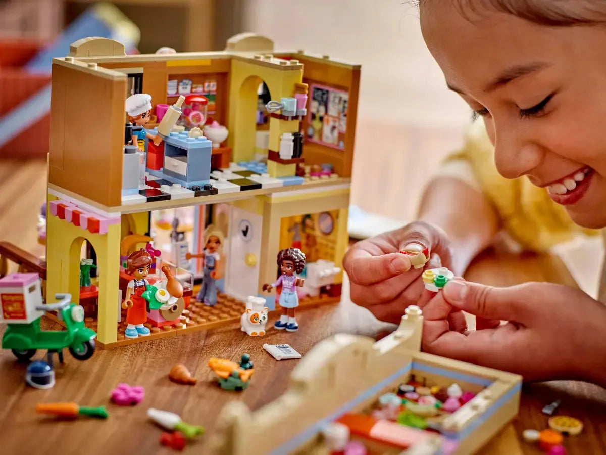 42655 LEGO friends Restaurant og kokkeskole - Lekeproffen.no