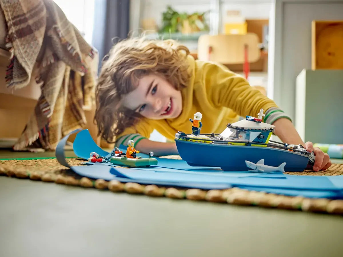 60456 LEGO City Skurkejakt med politibåt - Lekeproffen.no