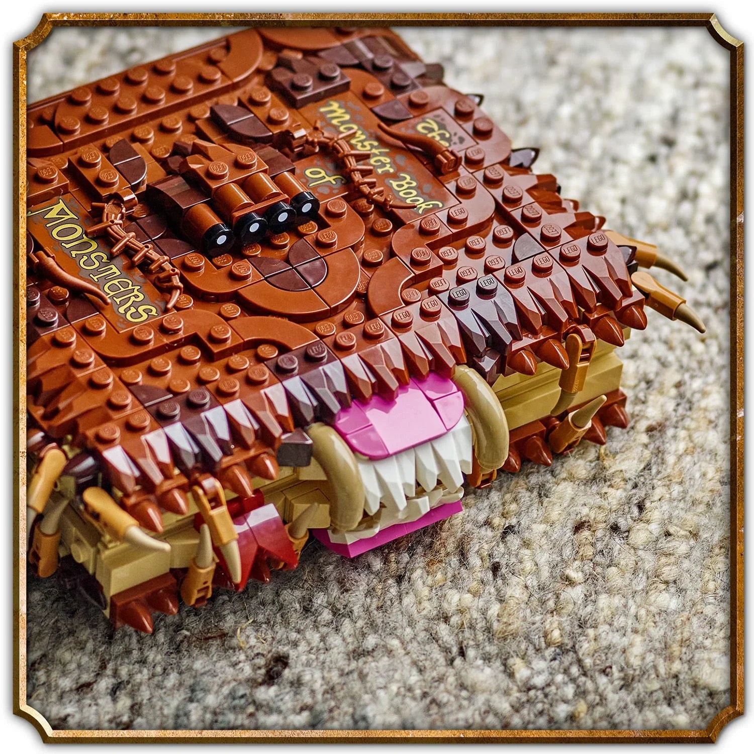 76449 Den glefsende Monsterboken om monstre - Lekeproffen.no