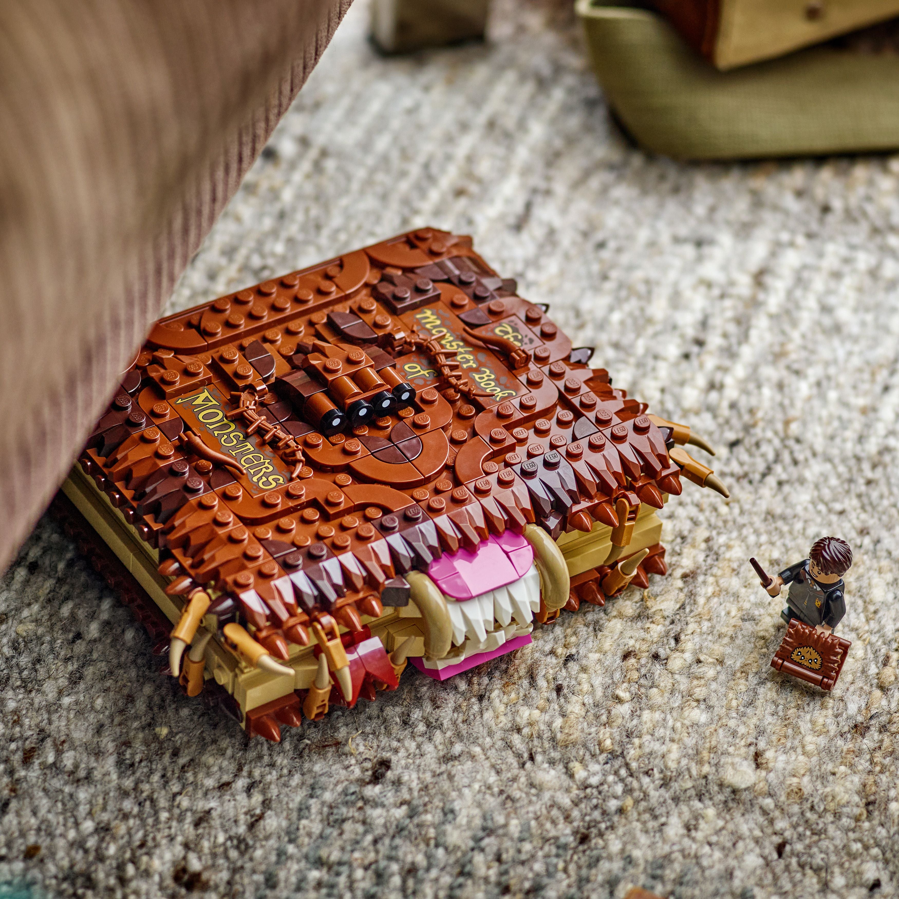 76449 Den glefsende Monsterboken om monstre