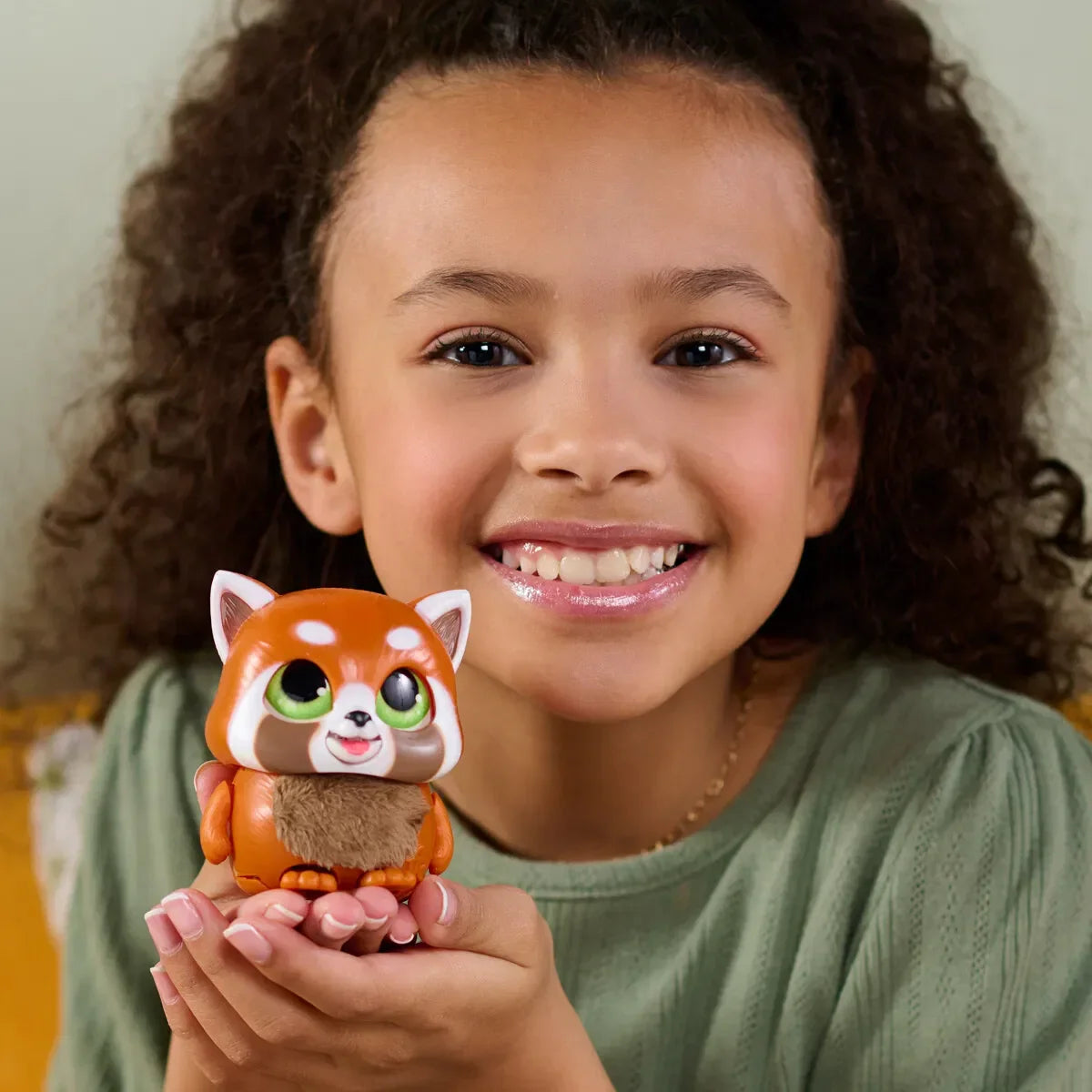 FurReal Handfuls - Rød panda - Lekeproffen.no