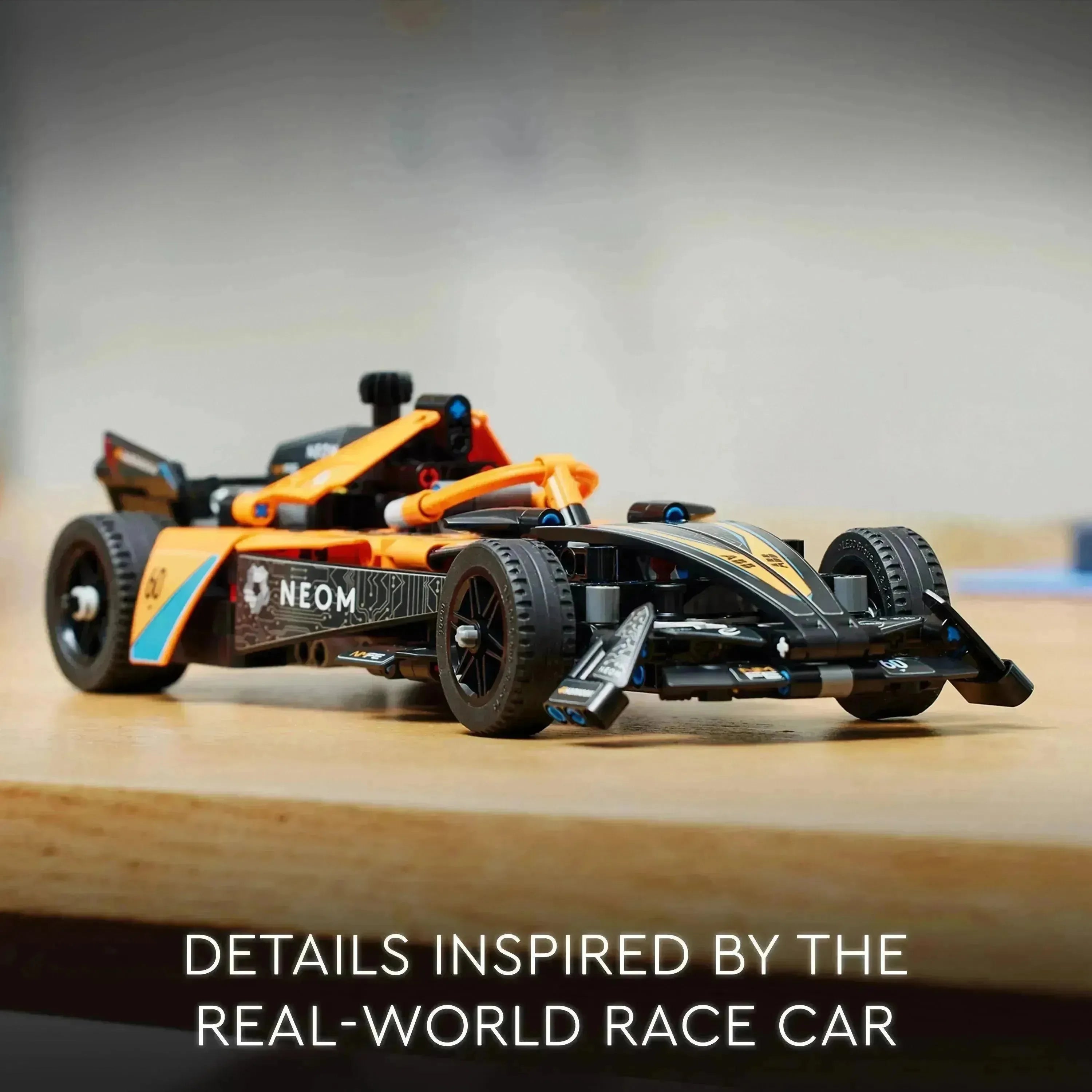 LEGO Technic 42169 NEOM McLaren Formula E Race Car - Lekeproffen.no