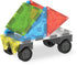 Fargerik bil laget med magnetiske byggeklosser, Magna-Tiles, på hjul.