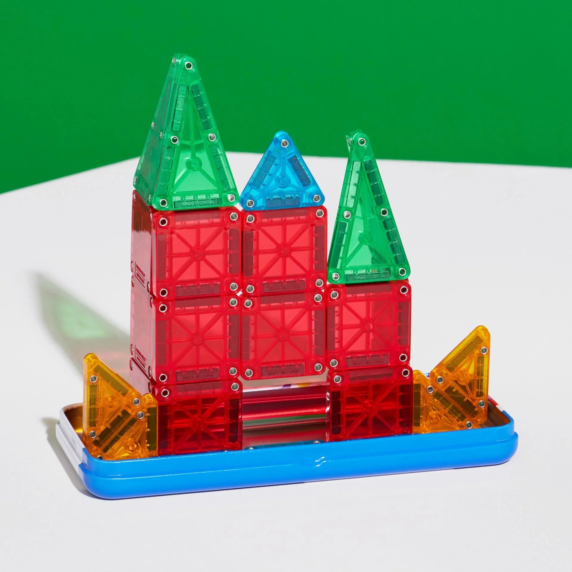 Magna-Tiles microMAGS Travel Metallboks – Magnetiske byggeklosser 26 deler - Lekeproffen.no